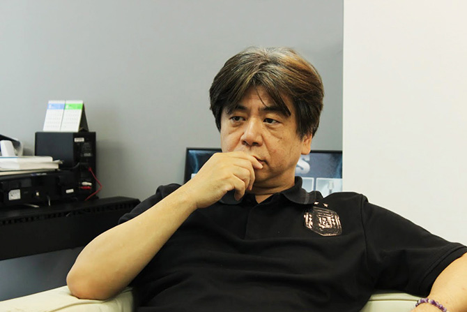 横山隆治氏