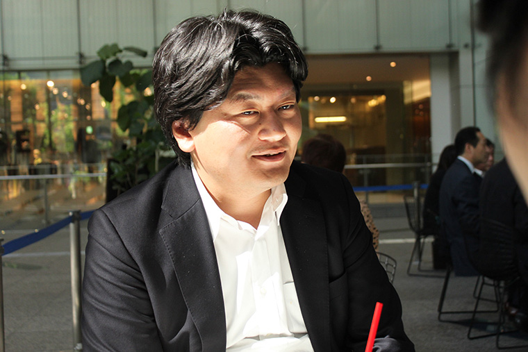 吉沢康弘氏