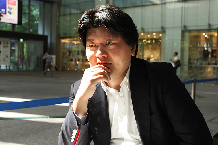 吉沢康弘氏